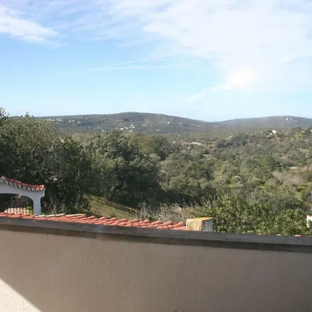 בית נופש Monte Dos Netos *